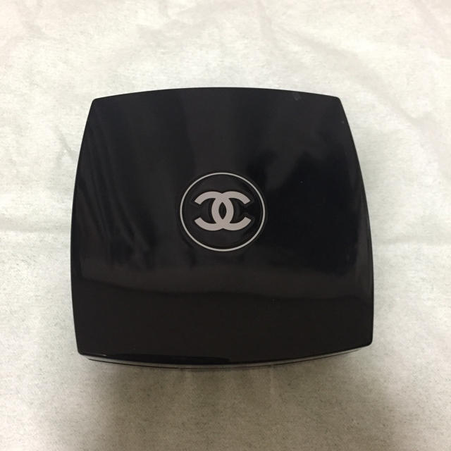 CHANEL(シャネル)のシャネルのフェイスパウダー☆ コスメ/美容のベースメイク/化粧品(フェイスパウダー)の商品写真