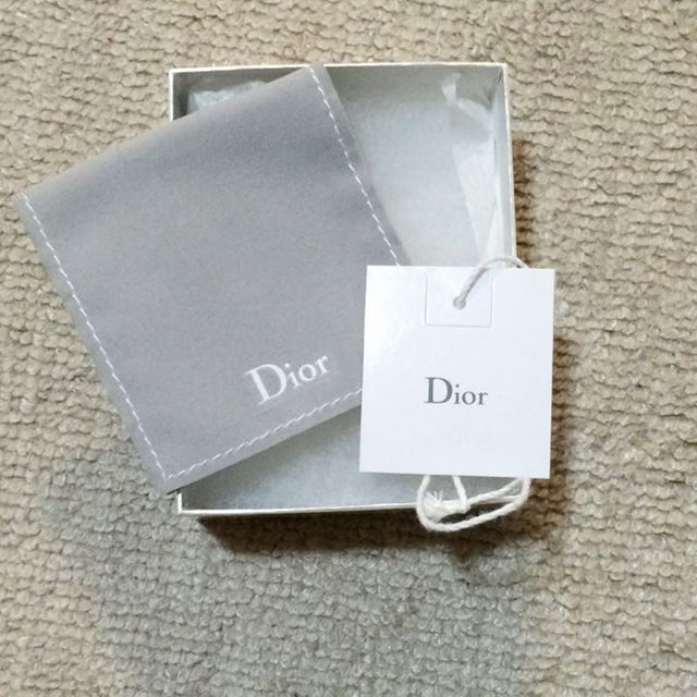 Christian Dior(クリスチャンディオール)のDior ピアス 空箱 (空袋) レディースのレディース その他(その他)の商品写真