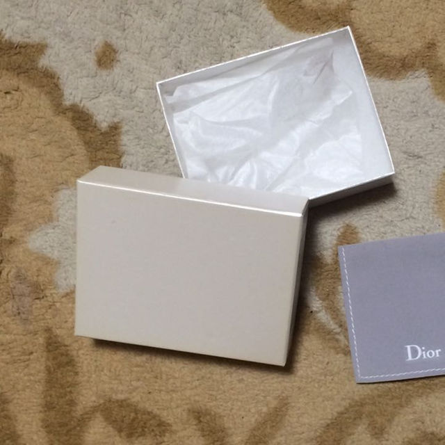 Christian Dior(クリスチャンディオール)のDior ピアス 空箱 (空袋) レディースのレディース その他(その他)の商品写真