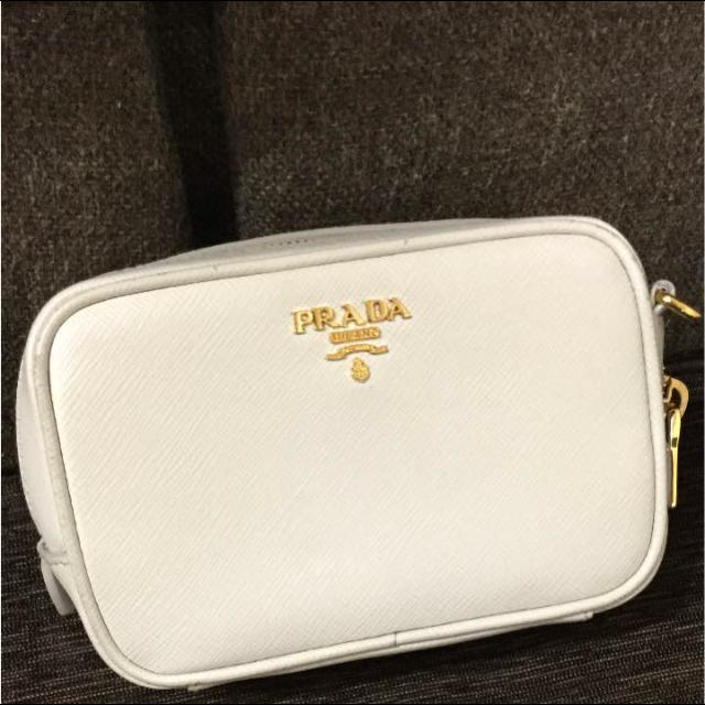 PRADA(プラダ)の正規品プラダショルダーバッグ レディースのバッグ(ショルダーバッグ)の商品写真