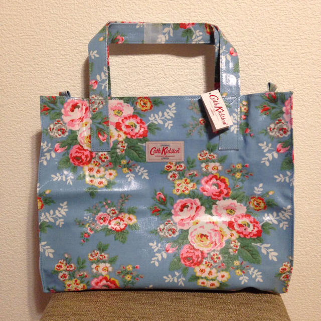 Cath Kidston(キャスキッドソン)のキャス・キッドソン キャリーオール トートバッグ 新品 タグ付き レディースのバッグ(トートバッグ)の商品写真