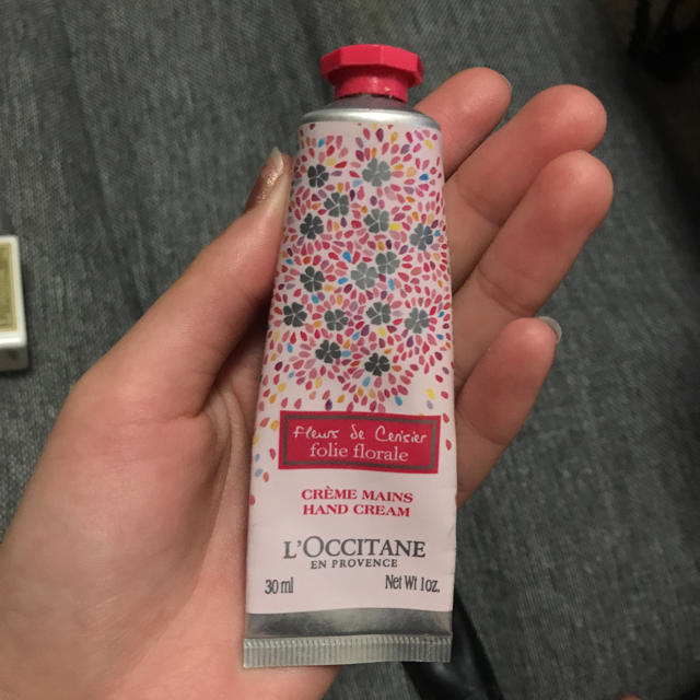 L'OCCITANE(ロクシタン)のロクシタン さやさや様専用 コスメ/美容のボディケア(ハンドクリーム)の商品写真