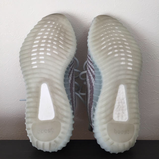 adidas(アディダス)の【美品】adidas YEEZY BOOST 350 V2 BLUE TINT メンズの靴/シューズ(スニーカー)の商品写真