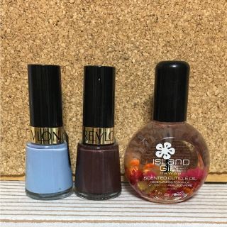 レブロン(REVLON)の送料込み1200円！マニキュア&ネイルシールセット☆(マニキュア)