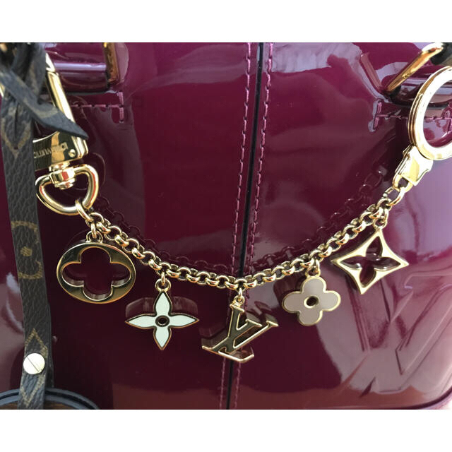 LOUIS VUITTON - ルイヴィトン バッグチャーム チェーン フルール ドゥ
