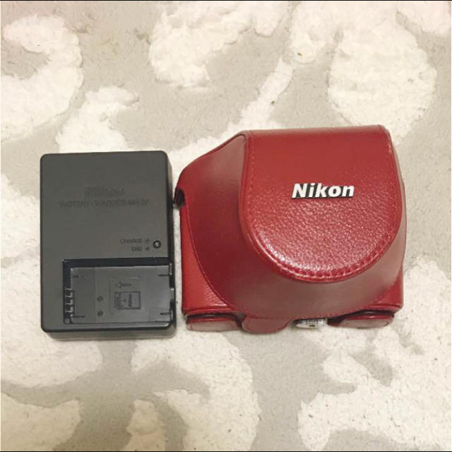 Nikon(ニコン)の♡美品  Nikon J1 レッド♡ スマホ/家電/カメラのカメラ(ミラーレス一眼)の商品写真