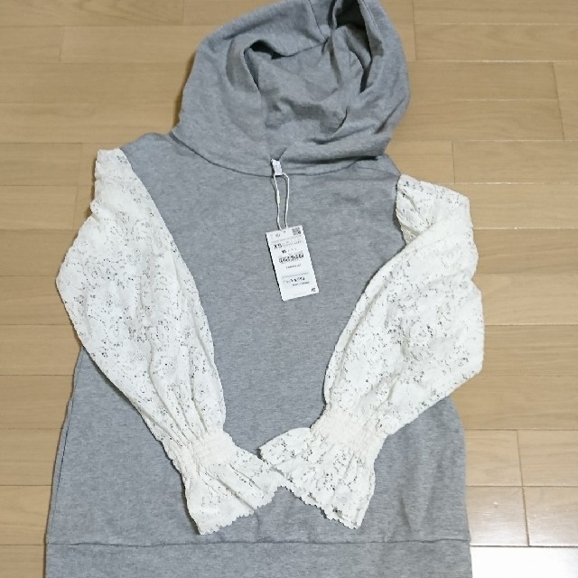 ZARA(ザラ)の新品 ZARA 袖レース切り替えフード付きスウェット レディースのトップス(トレーナー/スウェット)の商品写真