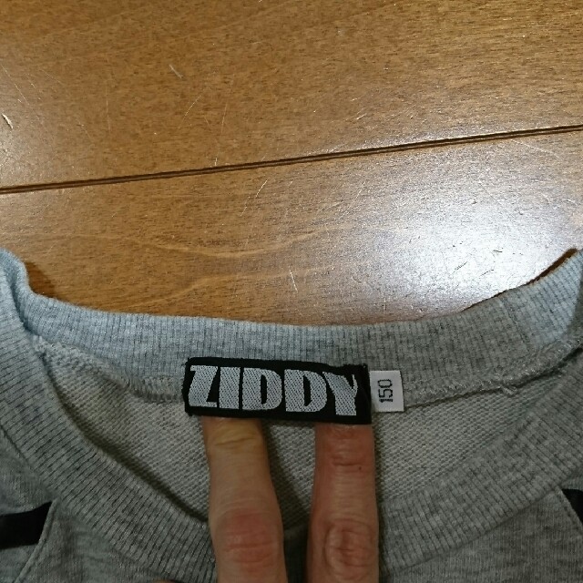 ZIDDY(ジディー)のZIDDY トレーナー 150サイズ キッズ/ベビー/マタニティのキッズ服女の子用(90cm~)(Tシャツ/カットソー)の商品写真