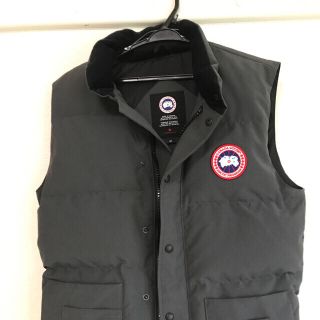 カナダグース(CANADA GOOSE)のカナダグース ダウンベストグレー S(ダウンベスト)