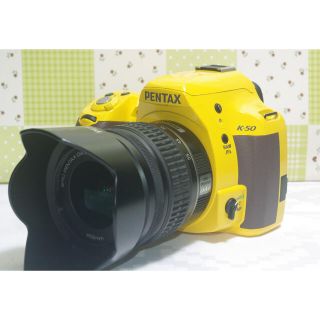 ペンタックス(PENTAX)のオーダー色❤️ PENTAX Ｋ-50 フード付レンズキット❤️スマホ転送OK(デジタル一眼)