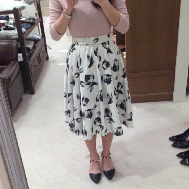 Noela(ノエラ)のノエラ オーガンジーミディ丈スカート レディースのスカート(ひざ丈スカート)の商品写真