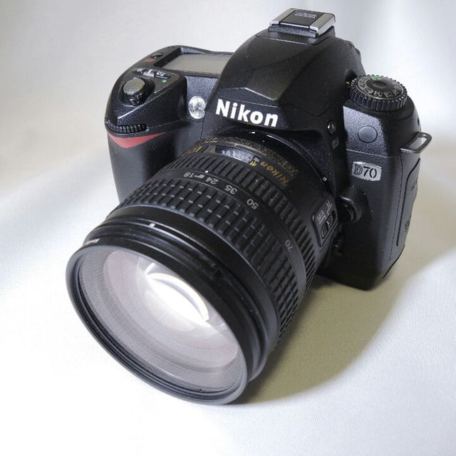 中古品】NIKON D70S レンズキット AF-S すすが DX 18-70mm 中古品】NIKON D70S レンズキット AF-S すすが DX 18-70mm