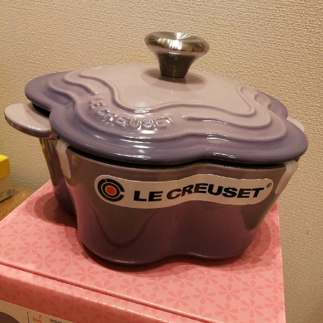 大人気 LE CREUSET - 【新品】ル・クルーゼ ココットフルール20cm ブルーベルパープル 鍋/フライパン - covid19