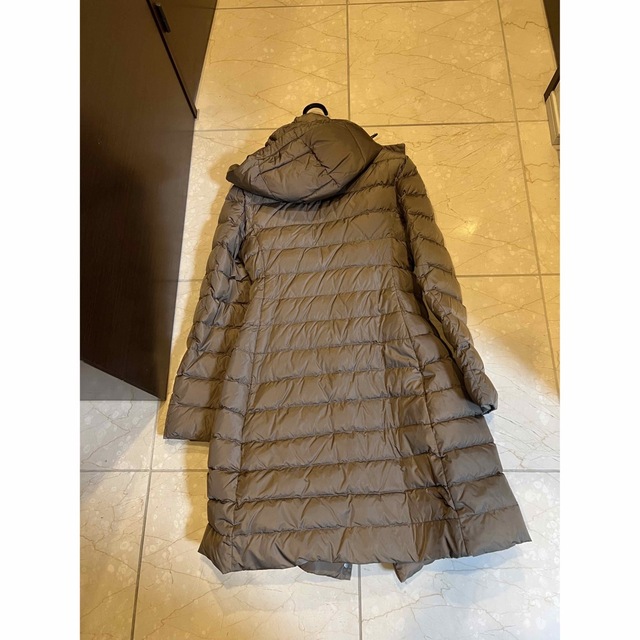 MONCLER(モンクレール)の【お値下げ】モンクレールダウン　小梅様専用です レディースのジャケット/アウター(ダウンコート)の商品写真