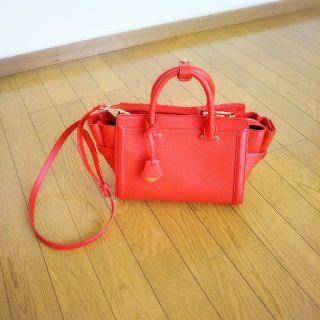 チャールズアンドキース(Charles and Keith)のチャールズアンドキース　ショルダーバック　ハンドバッグ(ショルダーバッグ)