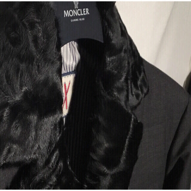 MONCLER(モンクレール)の【感謝セール】MONCLER GAMME BLEU ラム ファートリム コート0 メンズのジャケット/アウター(ダウンジャケット)の商品写真