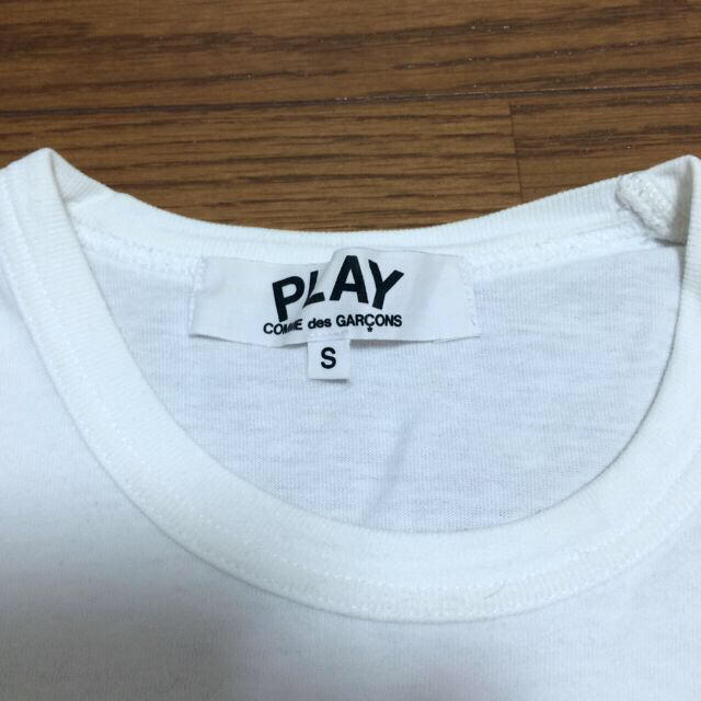 COMME des GARCONS(コムデギャルソン)のPLAY⭐️赤ハートワンポイントＴシャツ レディースのトップス(Tシャツ(半袖/袖なし))の商品写真