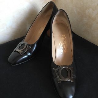 サルヴァトーレフェラガモ(Salvatore Ferragamo)のFerragamo フェラガモ パンプス 7.5B 黒(ハイヒール/パンプス)