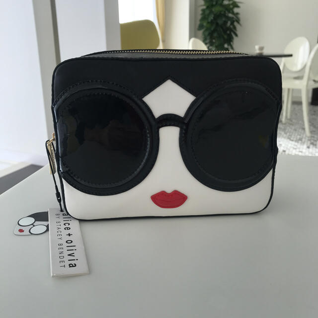 新品 alice + olivia STACEY FACE レザーポーチ - ファッション小物