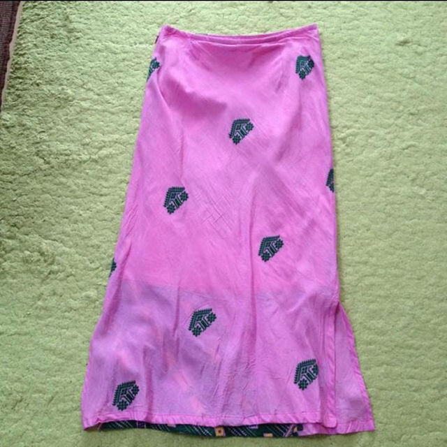 DouDou(ドゥドゥ)の【夏物セール】刺繍入りロングスカート レディースのスカート(ロングスカート)の商品写真