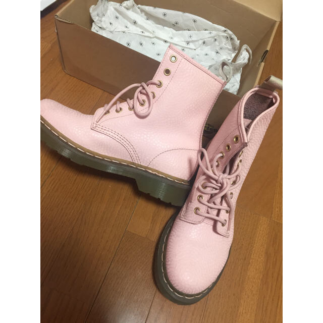 入手困難 ドクターマーチン レア物 パステルピンク Dr.Martens