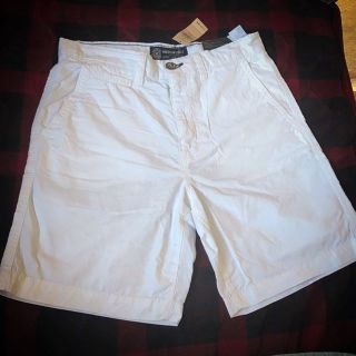 アメリカンイーグル(American Eagle)のアメリカンイーグル 白ハーフパンツ 新品 4490→3000円！(ショートパンツ)