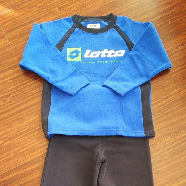 lotto(ロット)の130 男の子 スウェット キッズ/ベビー/マタニティのキッズ服男の子用(90cm~)(パジャマ)の商品写真