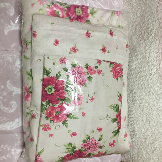 高評価通販 LAURA ASHLEY - ローラアシュレイ 2018 福袋の通販 by そら