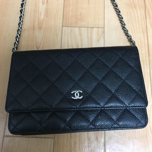 CHANEL(シャネル)のCHANEL💕チェーンウォレット美品❤️ レディースのバッグ(クラッチバッグ)の商品写真