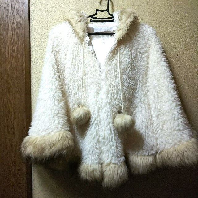 LIZ LISA(リズリサ)のLIZ LISA★プードルファーのポンチョM レディースのジャケット/アウター(ポンチョ)の商品写真