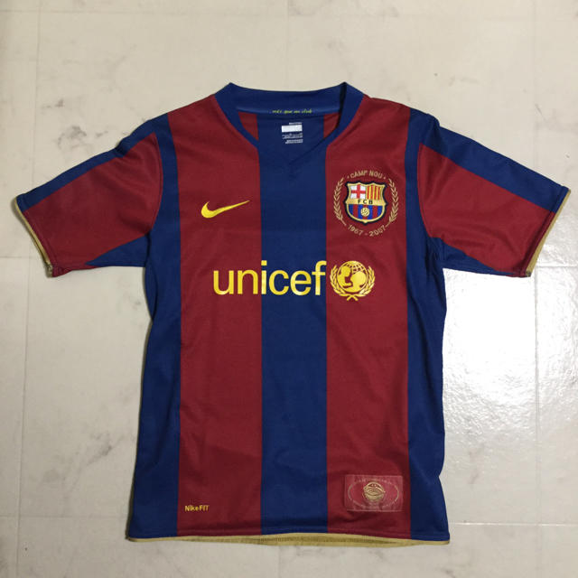 Custo Barcelona(クストバルセロナ)の美品 NIKE バルセロナ サッカーユニフォーム ジュニア スポーツ/アウトドアのサッカー/フットサル(ウェア)の商品写真