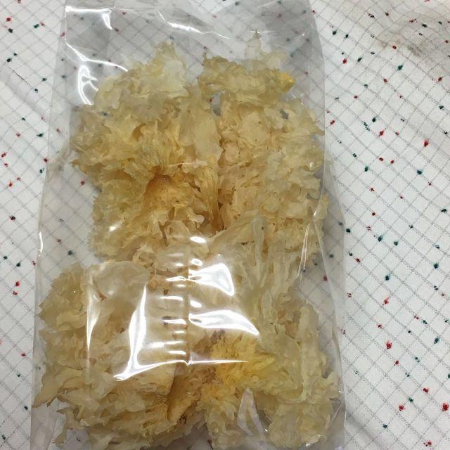 白木くらげ　（乾燥） 食品/飲料/酒の加工食品(乾物)の商品写真