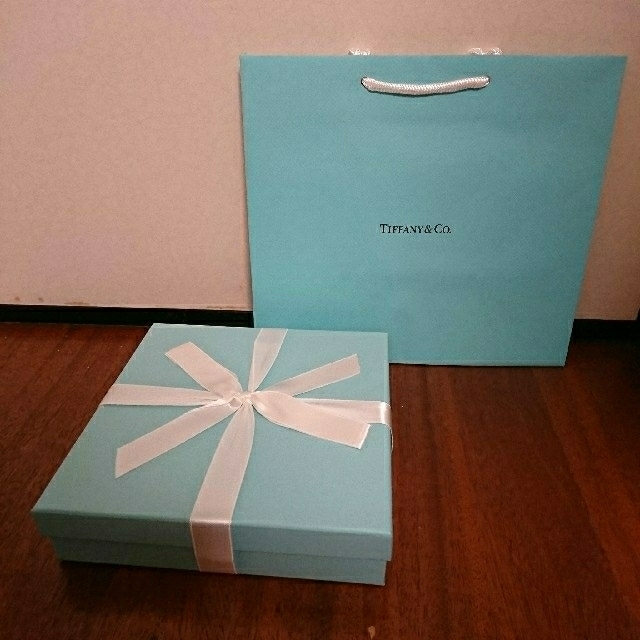 Tiffany & Co.(ティファニー)の【未開封】 ティファニー 5th アベニュー デザート プレート インテリア/住まい/日用品のキッチン/食器(食器)の商品写真