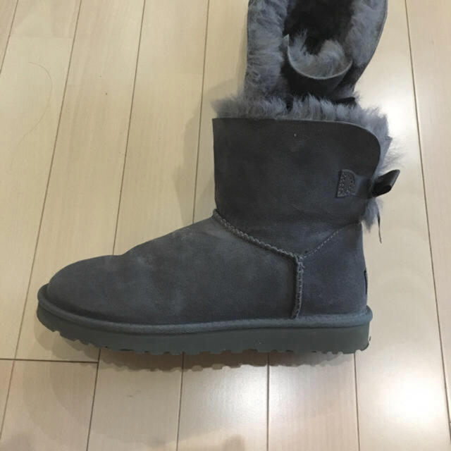 UGG(アグ)のUgg ムートンブーツ リボン グレー レディースの靴/シューズ(ブーツ)の商品写真