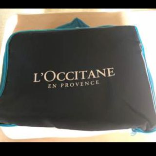 ロクシタン(L'OCCITANE)のガーメントケース(ポーチ)