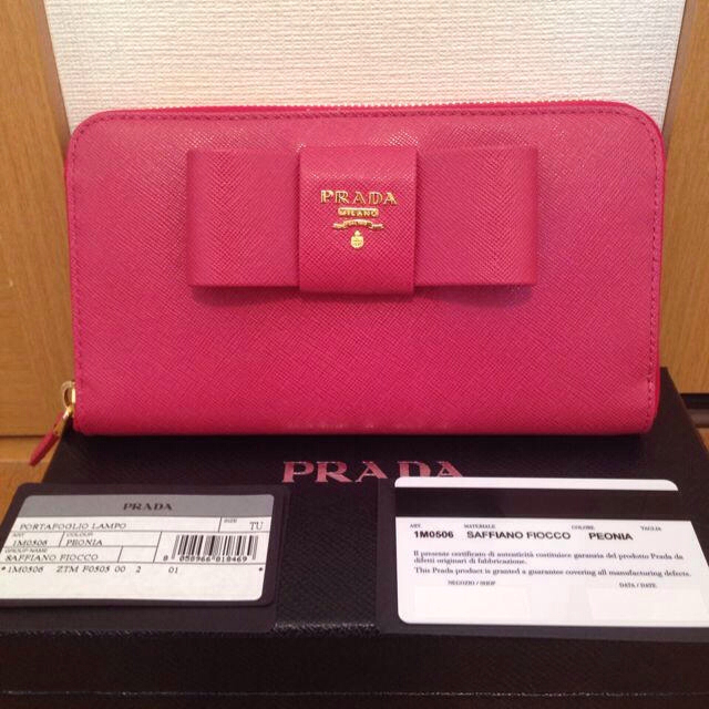 PRADA(プラダ)のainnnnaさま専用 レディースのファッション小物(財布)の商品写真