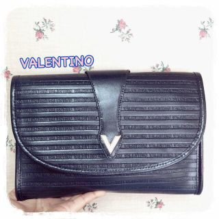 ヴァレンティノ(VALENTINO)のVALENTINOクラッチバッグ(クラッチバッグ)