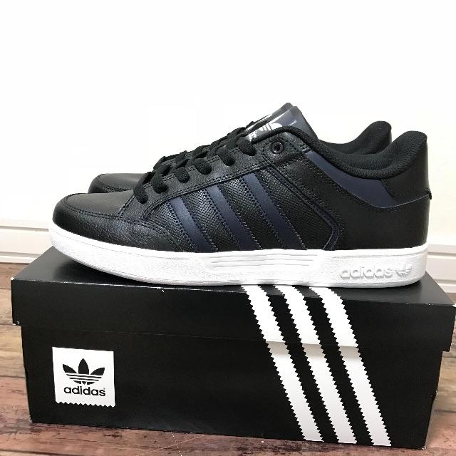 adidas(アディダス)の新品 adidas  VARIAL LOW 27.5cm メンズの靴/シューズ(スニーカー)の商品写真