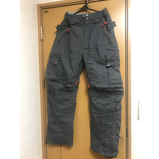 HELLY HANSEN(ヘリーハンセン)のHELLY HANSEN スノボウェア 上下セット  スポーツ/アウトドアのスノーボード(ウエア/装備)の商品写真