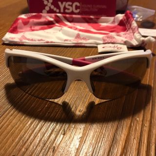 オークリー(Oakley)のオークリー コミットスクエア ピンクリボン サングラス ケース付(サングラス/メガネ)