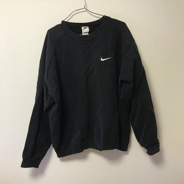 NIKE(ナイキ)のNIKE トレーナー 古着 レディースのトップス(トレーナー/スウェット)の商品写真