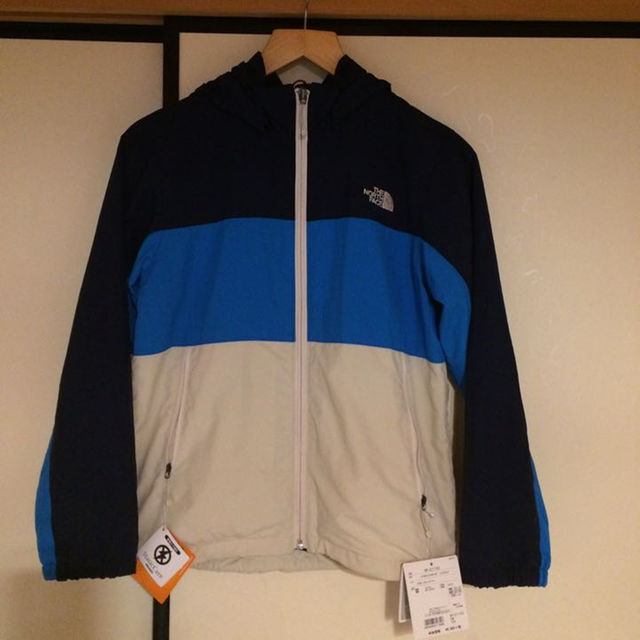 THE NORTH FACE(ザノースフェイス)のザ ノースフェイス THE NORTH FACE  ジャケット 新品 30%オフ キッズ/ベビー/マタニティのキッズ服男の子用(90cm~)(Tシャツ/カットソー)の商品写真