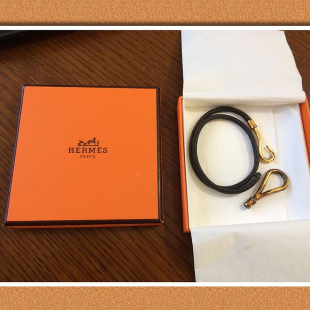 Hermes(エルメス)のエルメス チョーカー レザーブレスレット 金✖️黒 ジャンク メンズのアクセサリー(その他)の商品写真