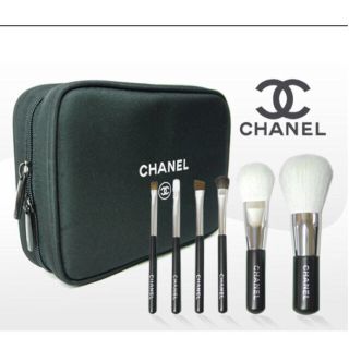 シャネル(CHANEL)の【CHANEL】レ ミニ ドゥ シャネル 化粧ポーチブラシセット(コフレ/メイクアップセット)