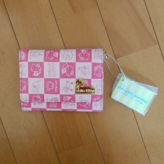 ハローキティ(ハローキティ)の(新品未使用)Hello Kitty 二つ折り財布(財布)