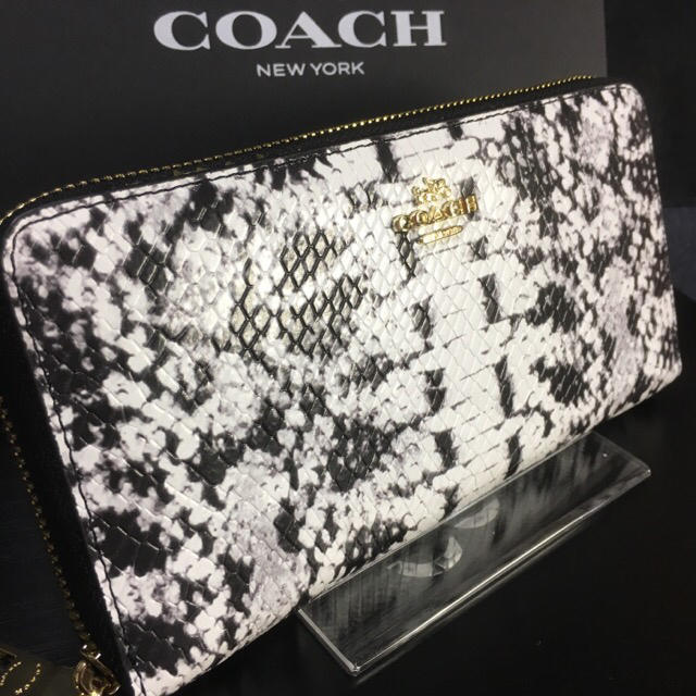 COACH(コーチ)の限定セール❣️新品コーチ長財布F53659ホワイト エンボスドスネークレザー レディースのファッション小物(財布)の商品写真