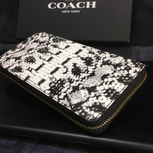 COACH(コーチ)の限定セール❣️新品コーチ長財布F53659ホワイト エンボスドスネークレザー レディースのファッション小物(財布)の商品写真