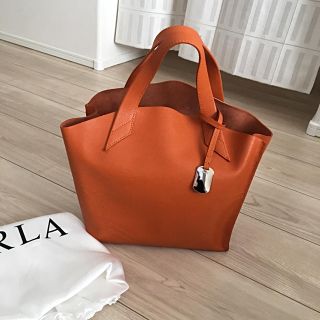 フルラ(Furla)のFURLA オレンジブラウン レザートートバッグ(トートバッグ)