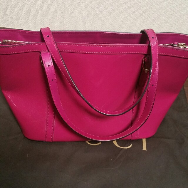 GUCCI - 専用　GUCCI　パテントバック