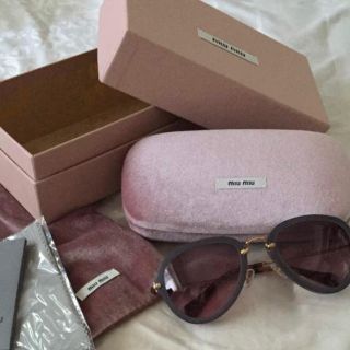 MIU MIU(パープル/紫色系)のフリマアイテム一覧 MIU MIU(パープル/紫色系)のフリマアイテム一覧